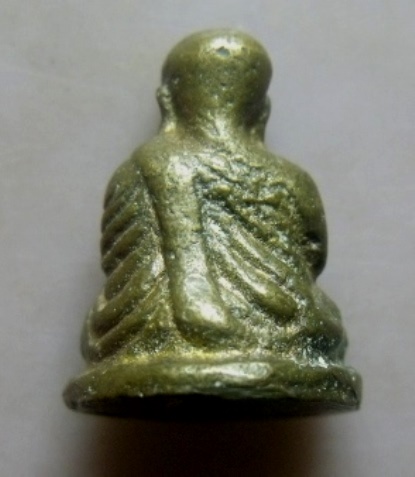 **เบา​ๆ​**รูปหล่อหลวงพ่อเงิน วัดบางคลาน เนื้อทองผสม เก่าๆ**เนื้อจัด สวยๆ เชิญชมครับ 