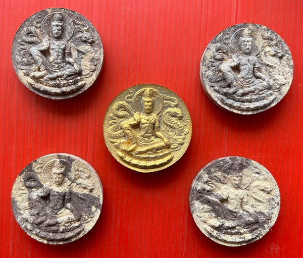 จตุคามรามเทพ รุ่นโคตรรวย พ.ศ.2550 เนื้อว่าน ขนาด 5 CM. พร้อมกล่องเดิม ผู้ชนะประมูล รับพระ 5 องค์