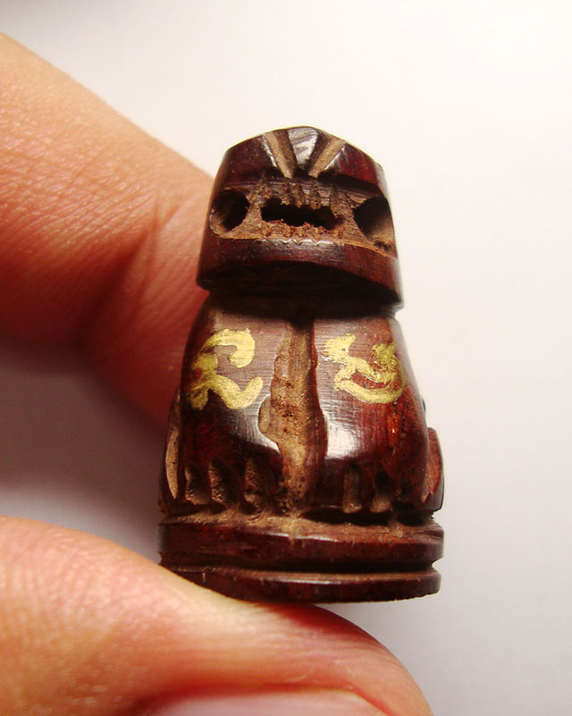 เสือ ไม้แกะ มีจาร ไม่ทราบที่