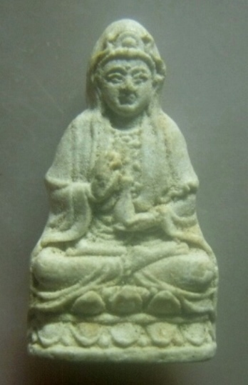 **เบาๆ**พระผงกวนอิมโพธิสัตว์ วัดบวรนิเวศวิหาร วาระ ๘๐ พรรษา หลัง ญสส  ปี ๒๕๓๖**สวยๆ