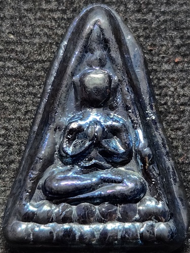 วัดบางน้ำวน สมุทรสาคร พระหล่อสามเหลี่ยมพิมพ์แจกแม่ครัว บรรจุกรุ เนื้อตะกั่วชนวน 2568 โค๊ตกงจักร ด.