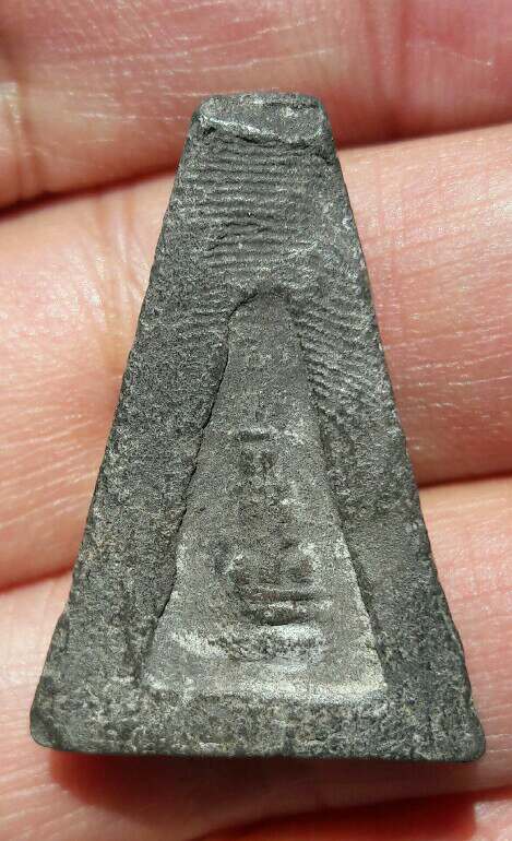 พระผงสุพรรณจงอางศึก อู่ทองจงอางศึก(มุ่ย ถิร โพธิ์ โต๊ะ เงิน และคณาจารย์เกือบ 60 รูป) เคาะเดียว(21)