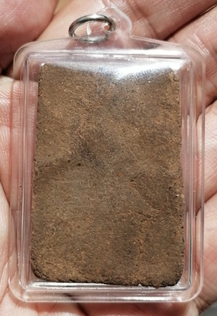 พระสมเด็จทรายเสก พิมพ์ใหญ่ หลวงพ่อกวย วัดโฆสิตาราม จ.ชัยนาท ยุคต้น เลี่ยมพร้อมใช้ เคาะเดียว