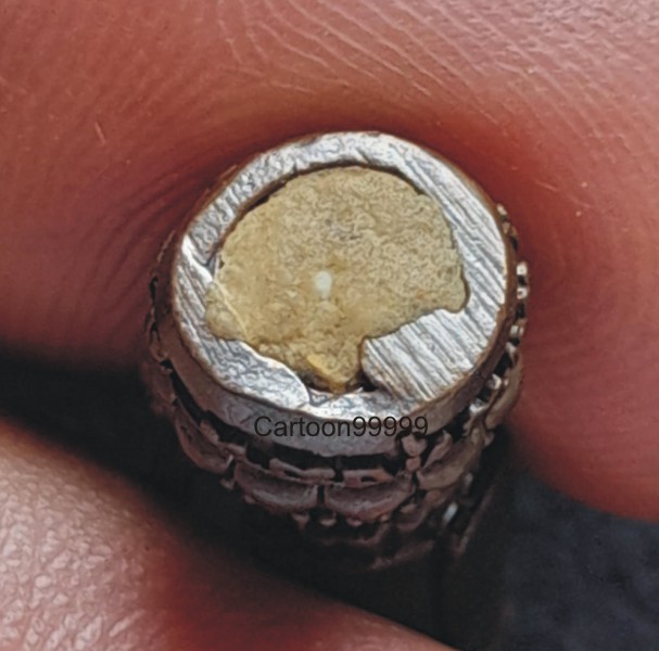 รูปหล่อยืน หลวงปู่หงษ์ วัดเพชรบุรี (สุสานทุ่งมน) สุรินทร์ครับ สวย เดิม ครับผม