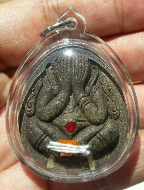 พระปิดตาปิดทวารโรยผงตะไบ เนื้อว่านดำ หลวงพ่อเมียน วัดบางจะเนียง จ.บุรีรัมย์ เคาะเดียว