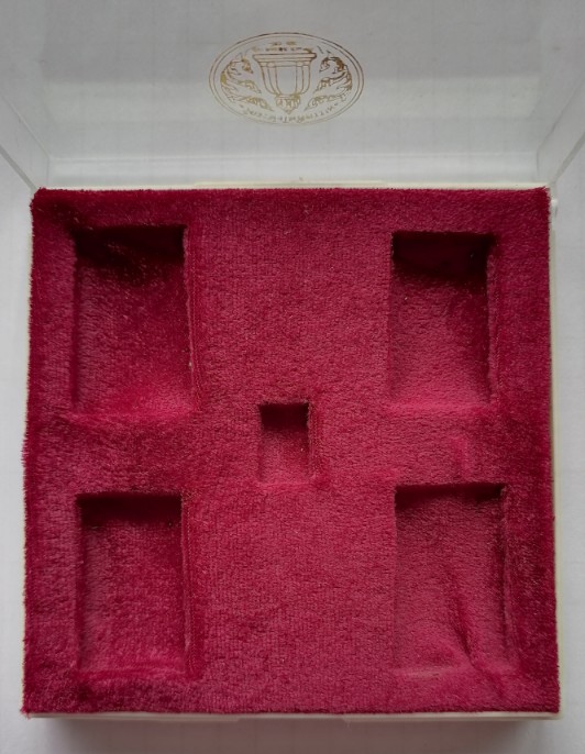 กล่องเปล่าพระสมเด็จ 118 ปี ชุด 5 องค์ วัดระฆัง พร้อมกล่องกระดาษเดิมๆ เคาะเดียว