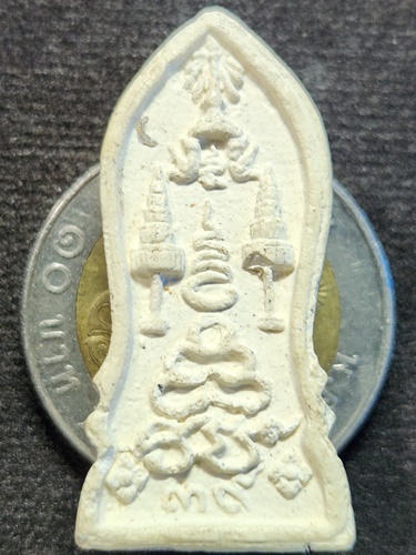 วัดป่าเลไลย์ จังหวัดสุพรรณบุรี  พระผงหลวงพ่อวัดป่าเลไลย์  เนื้อผงเกษรบูชา หลวงพ่อโต