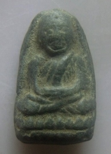 **เบา​ๆ​**หลวงปู่ทวดหลังยันต์ เนื้อดินผสมผงและสีผึ้งเขียว หลวงพ่อทาบ วัดกระบกขึ้นผึ้ง จ.ระยอง**