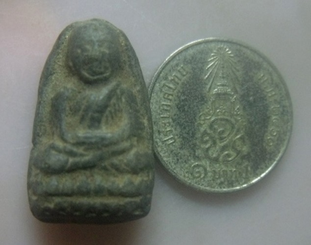 **เบา​ๆ​**หลวงปู่ทวดหลังยันต์ เนื้อดินผสมผงและสีผึ้งเขียว หลวงพ่อทาบ วัดกระบกขึ้นผึ้ง จ.ระยอง**