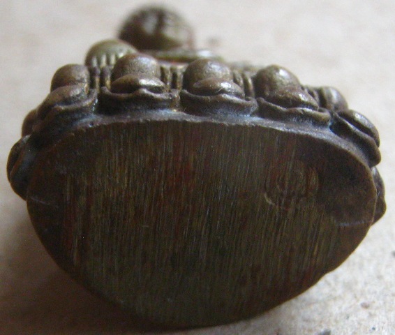 พระชัยวัฒน์ (ตั๊กม้อ) วัดกวงซิ่ว เมืองกวง เนื้อโลหะ (ตอกโค้ด) ปี2537 สภาพสวย พร้อมกล่องเดิม หายาก