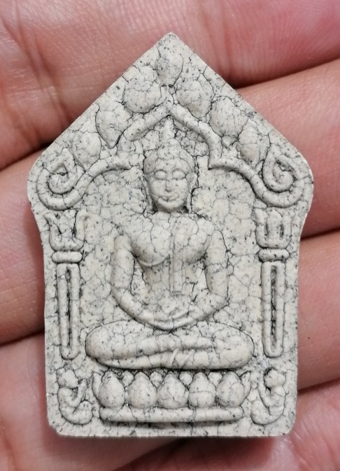 พระขุนแผนพรายกุมาร หลังตระกรุดเงิน(ผสมมวลสารปู่ทิม)หลวงพ่อคูณ วัดบ้านไร่ ปี 2557 เคาะเดียว (1)