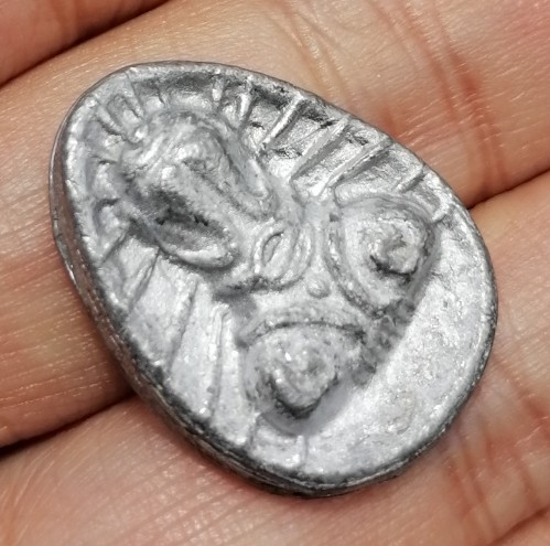 พระปิดตานะหัวเข่าพิมพ์รัศมี เจ้าคุณผล วัดหนัง กรุงเทพ ปี 2509 เนื้อตะกั่ว มีจาร เคาะเดียว