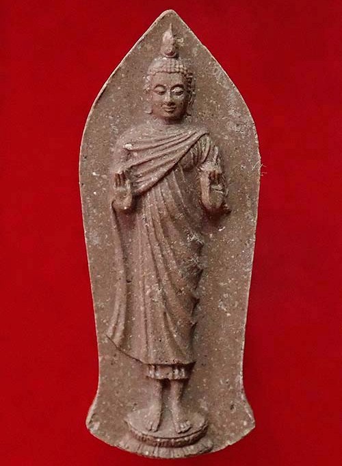 พระพุทธนราวันตบพิธ มวลสารเส้นพระเกศาและจีวรของในหลวง ปี2542 พร้อมกล่องเดิม