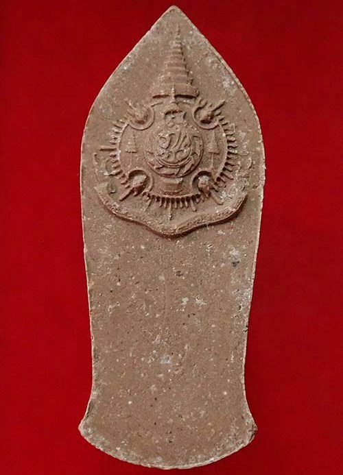 พระพุทธนราวันตบพิธ มวลสารเส้นพระเกศาและจีวรของในหลวง ปี2542 พร้อมกล่องเดิม