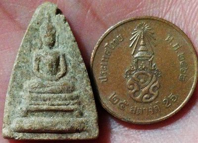 พระประธาน สามเหลี่ยมเล็ก เนื้อผง ปี๒๕๑๖ หลวงพ่อเอีย วัดบ้านด่าน ปราจีนบุรี