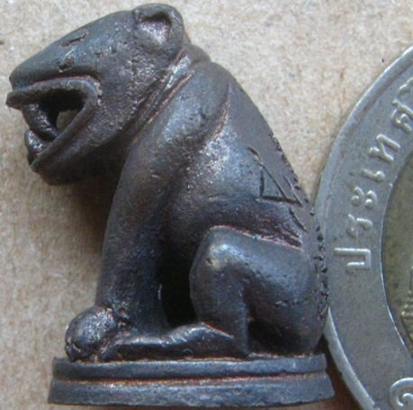 รูปหล่อ พยัคฆ์ บูรพาจารย์ รุ่น๑ พ่อท่านเอื้อม วัดบางเนียน นครศรีฯ ปี2550 เนื้อโลหะ มีโค้ด ๙ +กล่อง