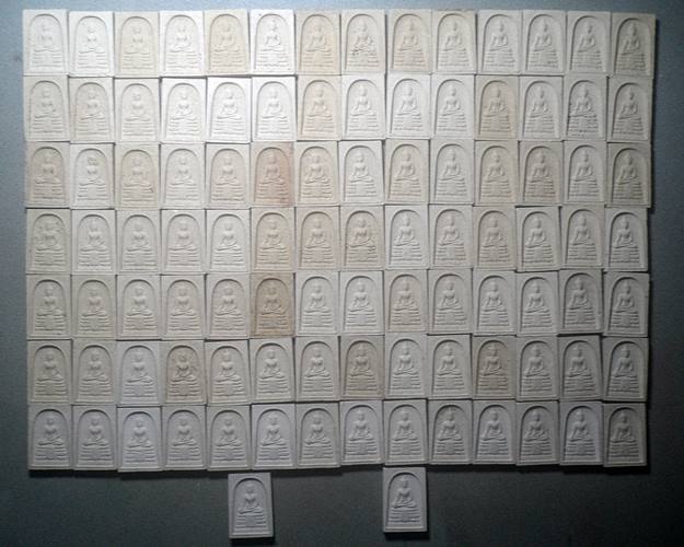 พระพุทธเชียงแสนเนื้อผง วัดบวรนิเวศวิหาร สมเด็จพระญาณสังวร ทรงเมตตาอฐิษฐานจิตปี34 ชุด100องค์