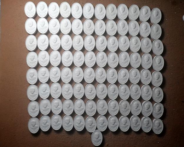 พระผงหลวงพ่อคูณ วัดบ้านไร่ รุ่นมหาโภคทรัพย์ ปี2557 ทันหลวงพ่อปลุกเสก ราคาเบาๆ ชุด100องค์