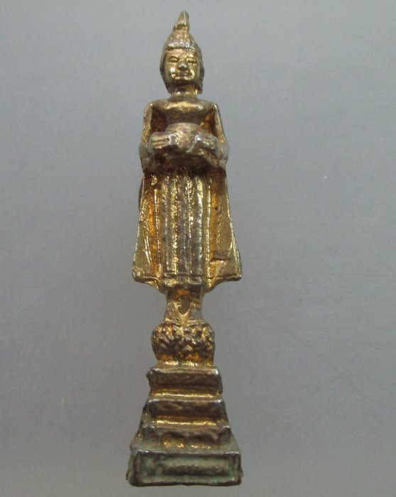 รูปหล่อหลวงพ่อบ้านแหลม