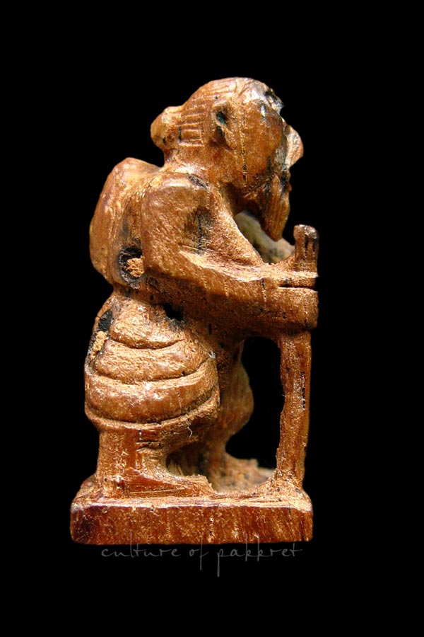 ชูชกไม้แกะ หลวงปู่ทิม วัดละหารไร่ (2266)