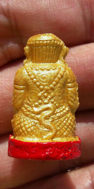 หนุมานชมภูนุช ทาทองฐานแดง แจกกรรมการ เนื้อผงพุทธคุณผสมว่าน 108 หลวงปู่หมุน ฐิตสีโล เคาะเดียว