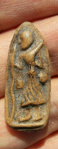 พระสิวลีหลวงพ่อกวย เนื้อดิน พิมพ์มีย่าม วัดโฆสิตาราม จ.ชัยนาท เคาะเดียว