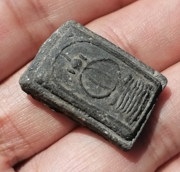 พระสมเด็จพิมพ์นักเลงโต หลวงพ่อทาบ วัดกระบกขึ้นผึ้ง จ.ระยอง เนื้อผงใบลาน ปี 2505 เคาะเดียว