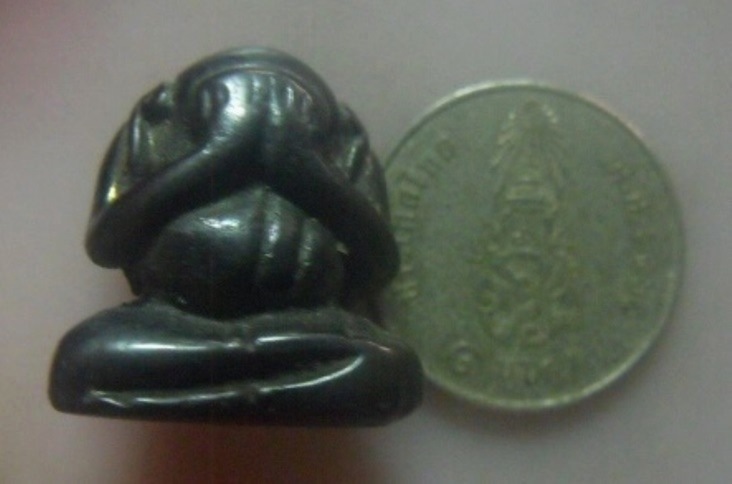 **เบา​ๆ​**พระสังกัจจายน์พิมพ์ปิดตามหาลาภ เนื้อเมฆพัตร เก่าๆ ไม่ทราบที่**สวยๆ เชิญชมครับ