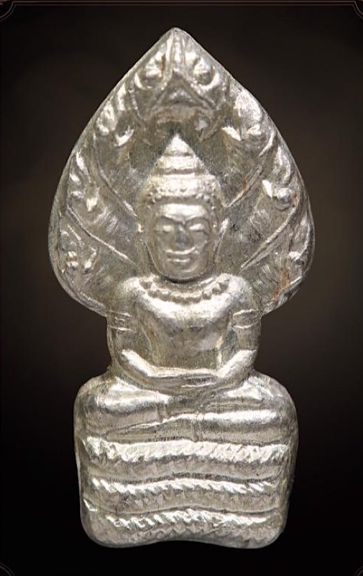 ***พระดีมีประสบการณ์***พระนาคปรกหลวงพ่อคูณ ปริสุทโธ รุ่นเสาร์ 5 คูณพันล้าน เนื้อเงิน ปี2536 (2)