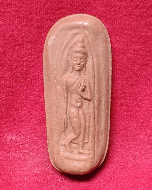 พระเนื้อผงปางลีลา วัดดอนขนาก ต.ดอนยายหอม จ.นครปฐม ปี52 (ศิษย์สายหลวงพ่อเงิน-หลวงพ่อแช่ม ร่วมปลุกเสก)