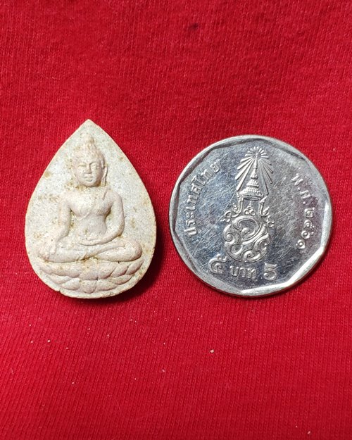 พระกลีบบัวเนื้อผง วัดท่าตอน อ.แม่อาย จ.เชียงใหม่