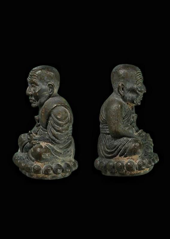 พระหลวงปู่ทวด รูปหล่อกริ่งนิ้วกระดก อาจารย์แดง วัดไร่ จ.ปัตตานี รุ่นกฐิน51(ลังกาสุกะ)