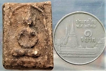 *หลวงพ่อโบสถ์น้อย รุ่นแรก ปี๒๔๘๑ พิมพ์สี่เหลี่ยมสมาธิซุ้มครอบแก้ว เนื้อผงเกสร วัดอมรินทร์*