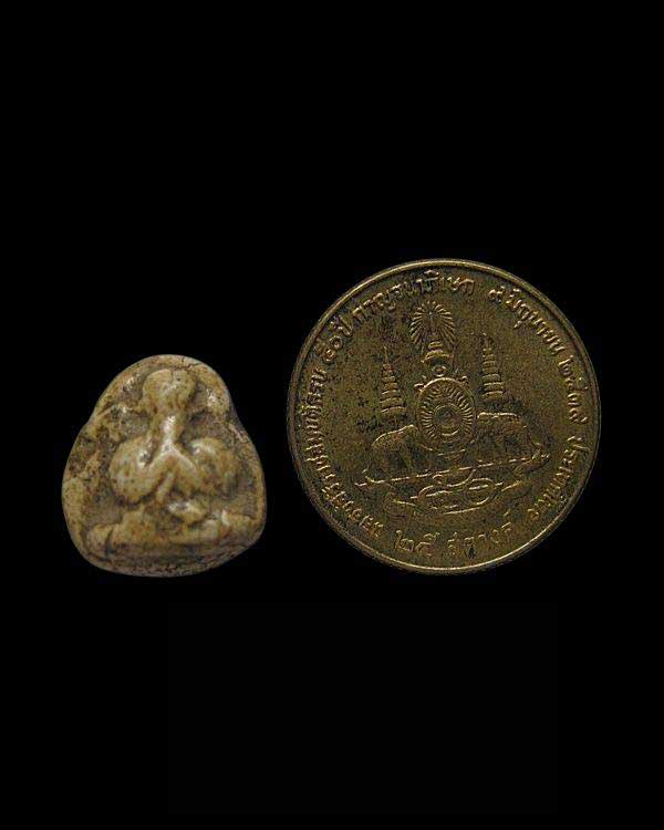 พระปิดตาจิ๋ว กรุวัดอัมพวา สมเด็จพระพุทธโฆษาจารย์ (ฤทธิ์ ธัมมสิริ) กทม.เนื้อผง