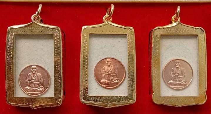 3องค์ พระสมเด็จวัดระฆัง(คณะ 9) ย้อนยุค หลังเหรียญสมเด็จพระพุฒาจารย์โต พร้อมกล่องเดิม