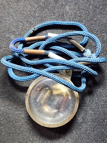 วัดหน้าต่างนอก จ.อยุธยา  สร้อย หลวงพ่อจง พุทธัสสโร  ตระกรุดชุดสามกษัตริย์ ตลับสีผึ้ง 