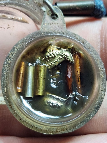 วัดหน้าต่างนอก จ.อยุธยา  สร้อย หลวงพ่อจง พุทธัสสโร  ตระกรุดชุดสามกษัตริย์ ตลับสีผึ้ง 