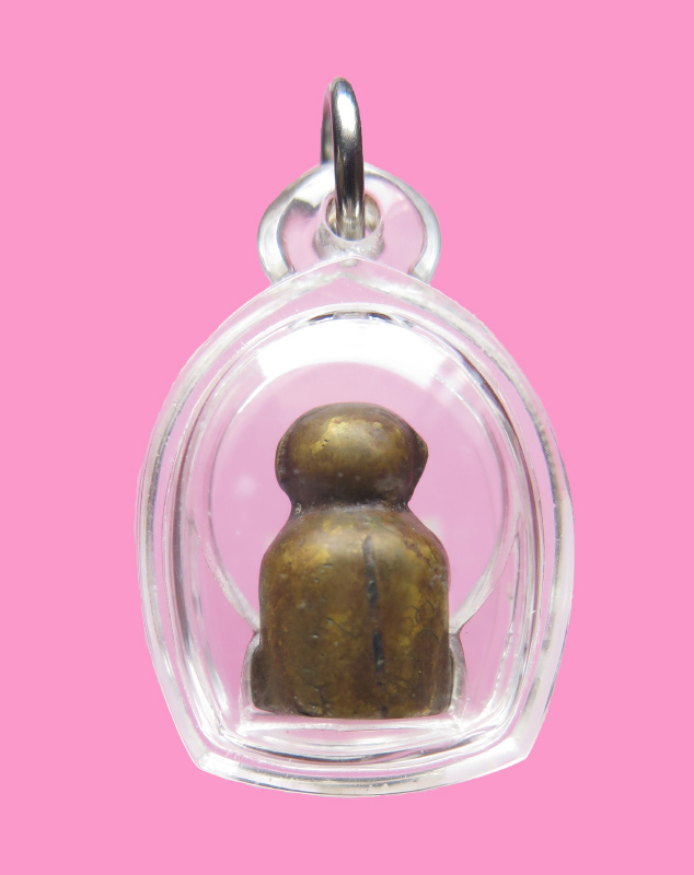 พระปิดตาหล่อโบราณ หลังจาร เลี่ยมสวยๆ