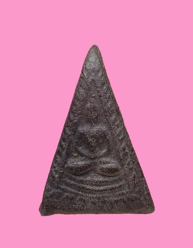 นางพญา หลังพระปิดตา หลวงปู่เกลี้ยง วัดเนินฯ ชลบุรี ปี 2497 (หายาก)