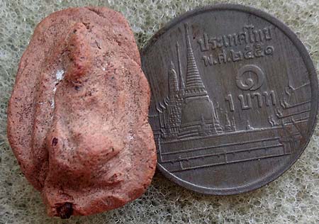 *พระเม็ดน้อยหน่า กรุวัดพระแก้ว กำแพงเพชร เนื้อดิน*