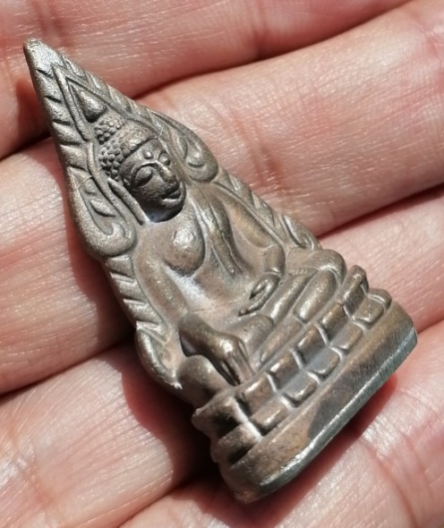 พระพุทธชินราชหล่อโบราณ ญสส. 87 พรรษา เนื้อนวโลหะก้นเงิน วัดบวรนิเวศวิหาร ปี 2543 เคาะเดียว