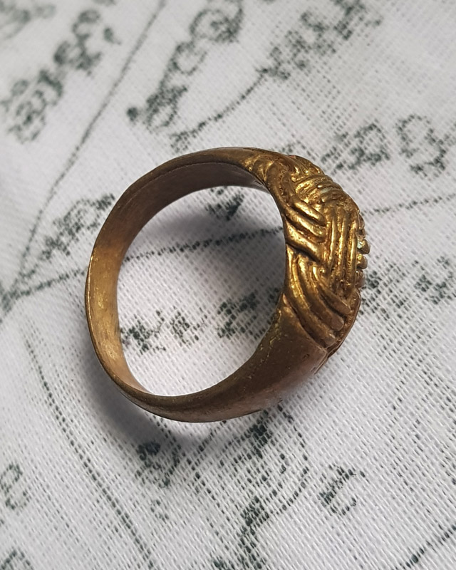 แหวนพิรอด ตอก วพบ ไม่ทราบที่