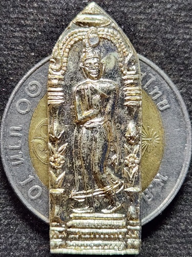 วัดไผ่โรงวัว จ.สุพรรณบุรี พระลีลากำแพงนิ้ว หลวงพ่อขอม พิมพ์ 2 หน้า  ปี2505  เนื้อตะกั่วกะไหล่ทอง