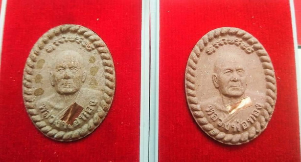 2องค์ พระผง(แจก) หลวงพ่อทอง วัดบ้านไร่ รุ่นดวงเศรษฐี เงินทองไหลมา ปี2562 หลังจาร+หลังยันต์+กล่อง