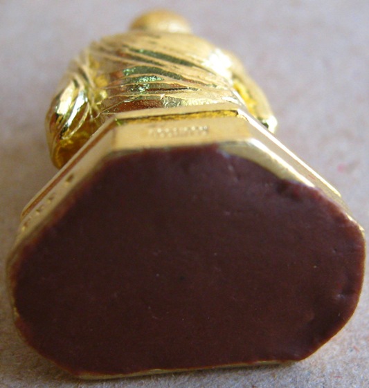 รูปหล่อหลวงพ่อคูณ ปี2556เลข966 รุ่นอายุวัฒนมงคล90 เนื้อทองฝาบาตร แยกจากชุดกรรมการ สร้าง999ชุด