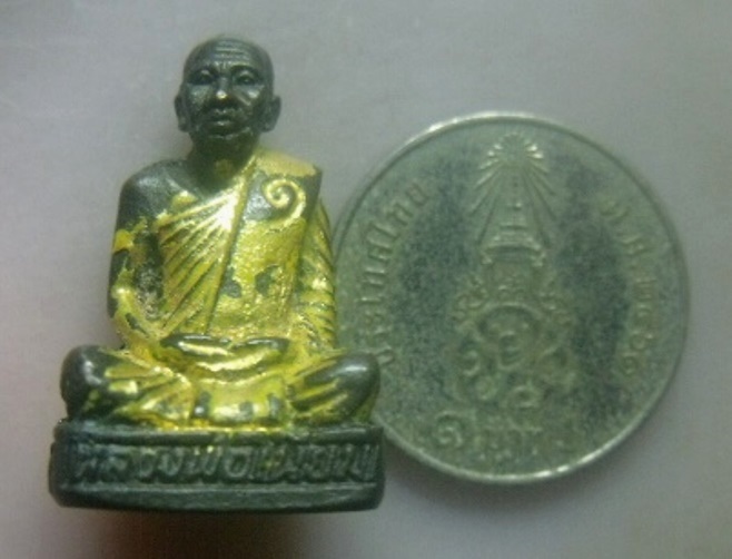 **เบา​ๆ​**รูปหล่อหลวงพ่อเนียม วัดหนองกาด อ.ด่านขุนทด จ.นครราชสีมา ปี ๒๕๓๖**สวยๆ