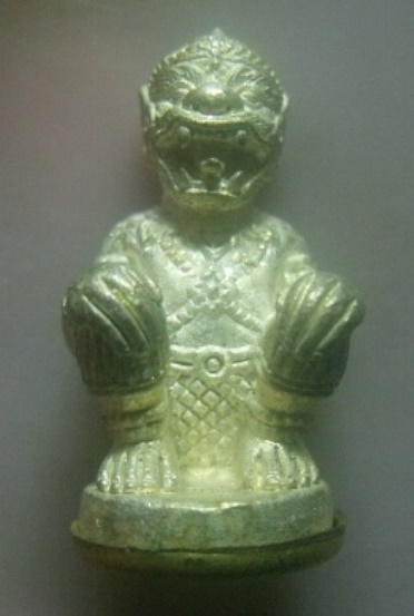 **เบา​ๆ​**หนุมานทรงฤทธิ์เรืองเดช หลวงปู่คำบุ เนื้อชนวนกระไหล่เงิน ก้นทองเหลือง ใต้ฐานตอกโค้ด**สวยๆ