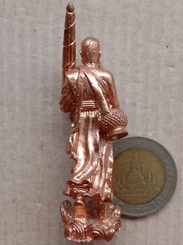 พระสีวลีชนวนขุมทรัพย์ หลวงพ่อชำนาญ วัดบางกุฎีทอง จ.ปทุมธานี ปี2554 เนื้อทองชมพู เลข1469+กล่อง