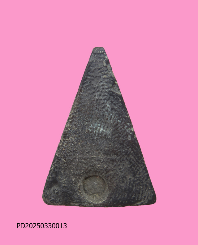 พระนางพญาหลวงพ่อครื้น วัดสังโฆ จ.สุพรรณบุรี เนื้อดินเผา รุ่นหลังหัวตะปู