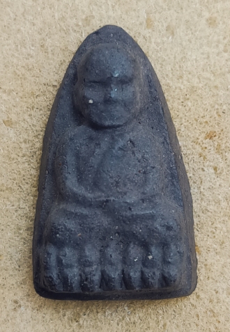 หลวงพ่อทวด 5 แชะ กรรมการ พิมพ์ใหญ่ หลวงพ่อแดง วัดศรีมหาโพธิ์ ปัตตานี ปี 2538  ฝังตะกรุด เพชรหน้าทั่ง